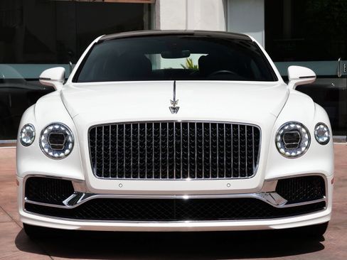 Used 2022 Bentley Flying Spur V8 AWD/4WD image 8