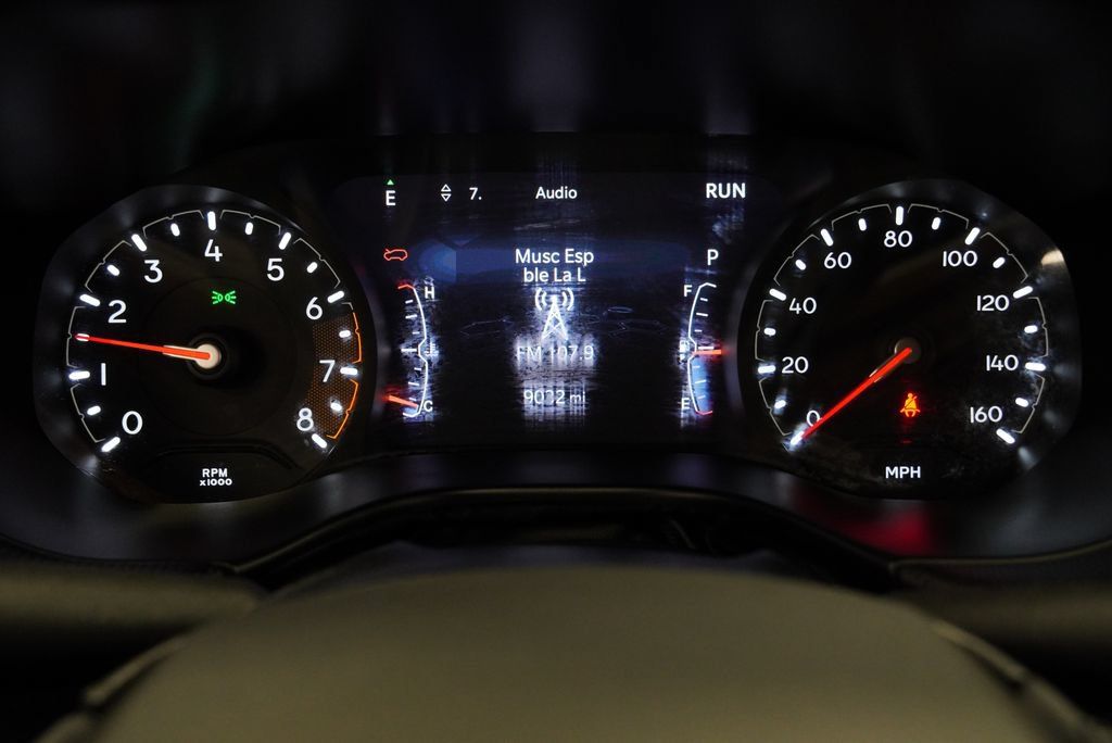 Certified 2025 Jeep Compass Latitude w/ Altitude Special Edition AWD/4WD image 6