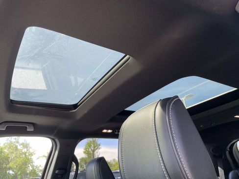 Used 2018 Ford Explorer Platinum AWD/4WD image 11