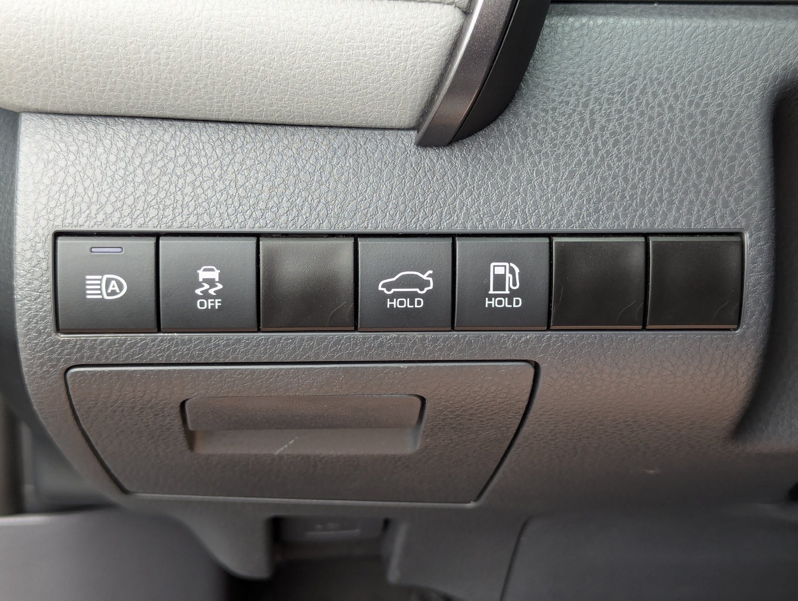 Used 2024 Toyota Camry SE w/ Convenience Package FWD image 32
