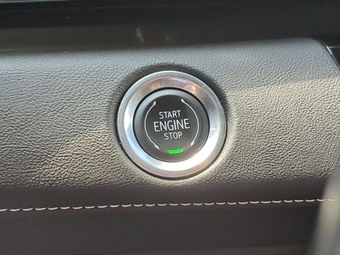 Certified 2021 Cadillac Escalade Premium Luxury AWD/4WD image 16