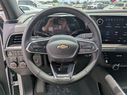 New 2025 Chevrolet Suburban LS image 19