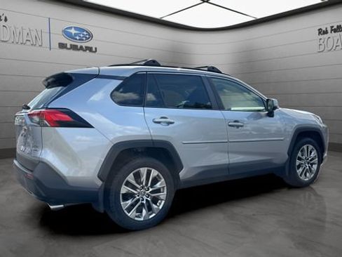Used 2019 Toyota RAV4 XLE Premium w/ Cold Weather Package AWD/4WD image 4