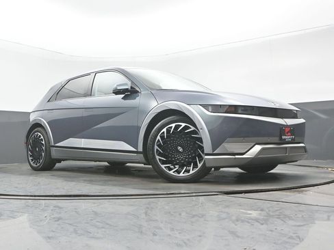 Used 2022 Hyundai Ioniq 5 Limited image 28