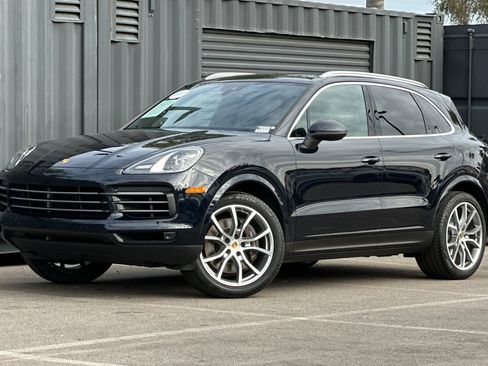 Used 2023 Porsche Cayenne Base image 1