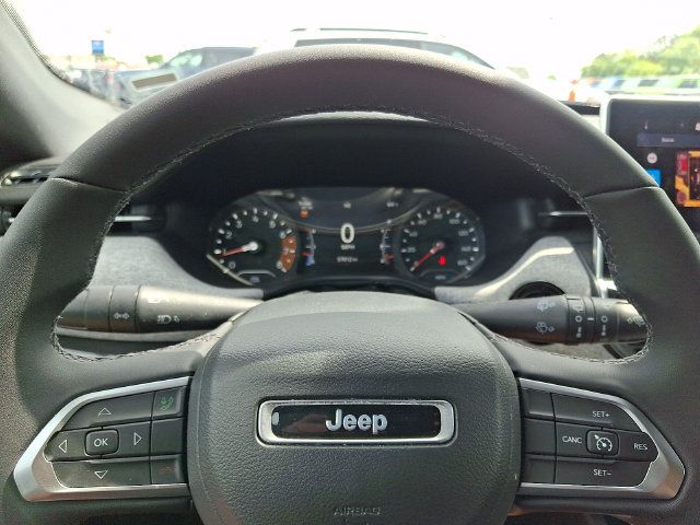 Used 2024 Jeep Compass Latitude AWD/4WD image 19
