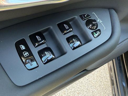 New 2026 Volvo XC90 B6 Ultra image 10