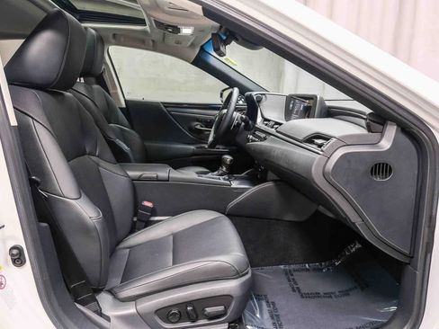 Used 2019 Lexus ES 350 image 16
