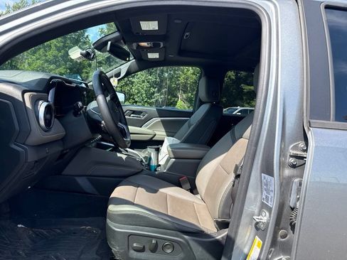 Certified 2023 Chevrolet Colorado ZR2 w/ ZR2 Convenience Package III AWD/4WD image 4