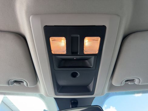 Used 2024 RAM 1500 Classic SLT AWD/4WD image 23