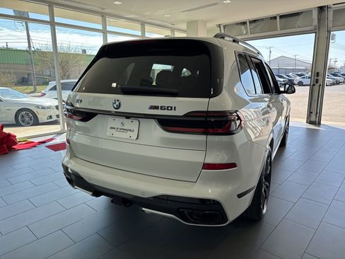 New 2026 BMW X7 M60i image 7