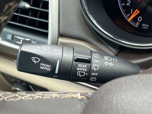 Used 2018 Jeep Grand Cherokee Overland image 34