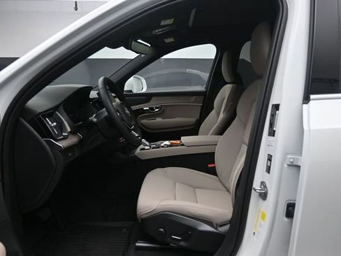 New 2026 Volvo XC90 B6 Plus w/ Protection Package Premier AWD/4WD image 15