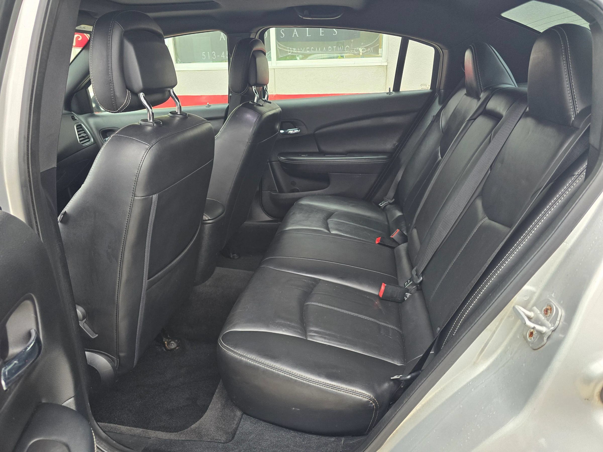 Used 2011 Chrysler 200 Limited FWD image 10