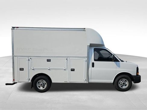 Used 2016 GMC Savana 3500 RWD image 7
