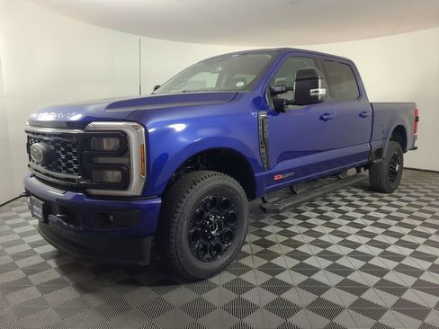 New 2026 Ford F250 Lariat w/ Black Appearance Package image 7