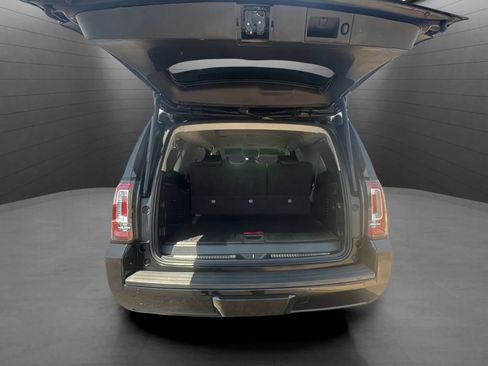 Used 2016 GMC Yukon XL SLT RWD image 21