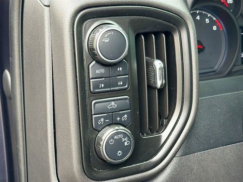 Used 2022 Chevrolet Silverado 1500 Custom Trail Boss AWD/4WD image 10