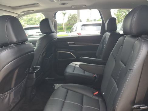 Used 2021 Kia Telluride EX w/ EX Premium Package AWD/4WD image 14