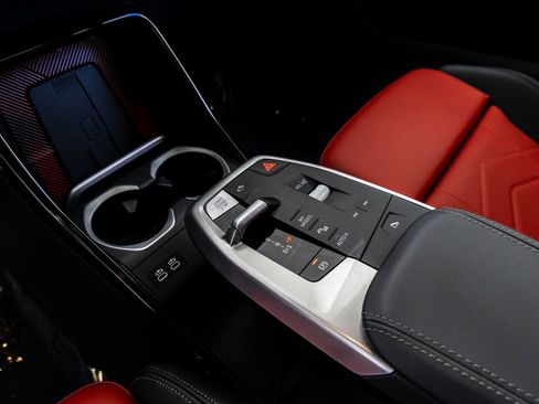 Certified 2025 BMW X2 xDrive28i w/ M Sport Package image 17