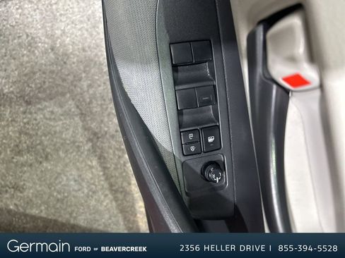 Used 2022 Toyota Corolla LE image 19