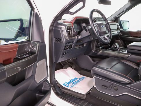 Used 2023 Ford F150 Lariat image 3