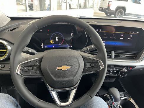 New 2025 Chevrolet Trax LT w/ Driver Confidence Package image 11