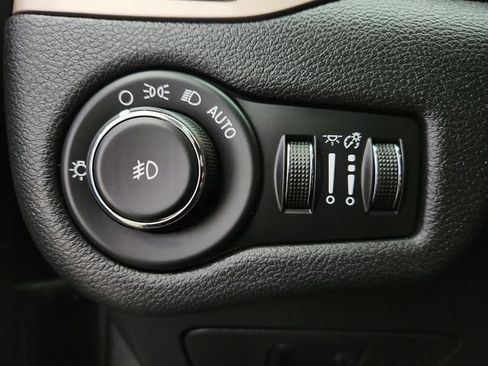 Used 2016 Jeep Cherokee Limited AWD/4WD image 20