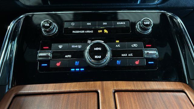 Used 2020 Lincoln Navigator L Reserve w/ Luxury Package AWD/4WD image 18