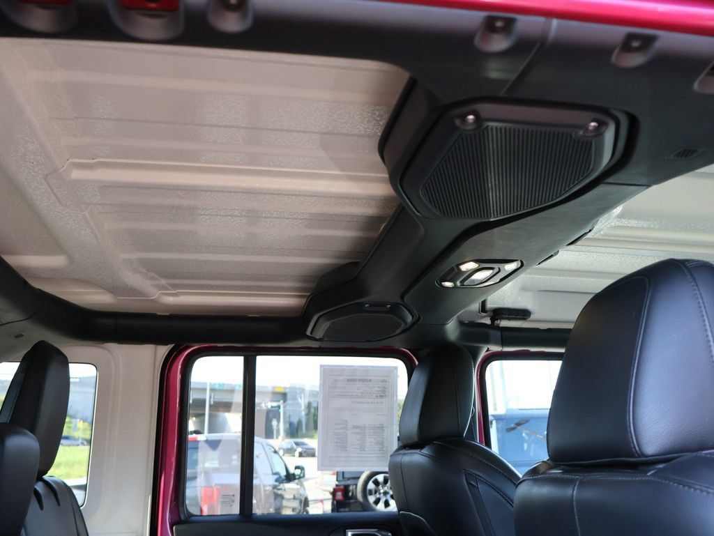 Used 2022 Jeep Wrangler Unlimited Sahara w/ LED Lighting Group AWD/4WD image 13