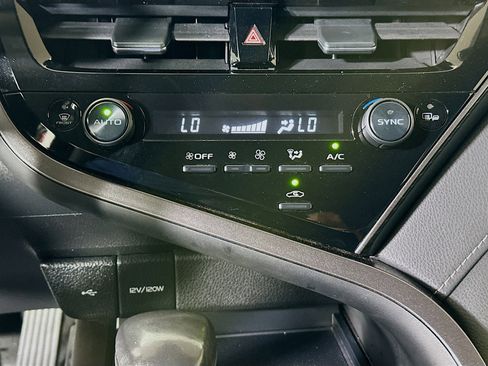 Used 2022 Toyota Camry SE w/ Convenience Package image 23