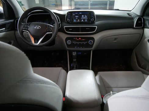 Used 2019 Hyundai Tucson SE image 18