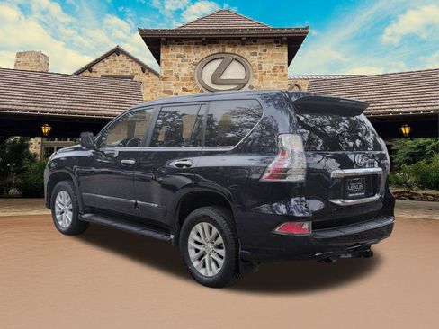 Used 2018 Lexus GX 460 image 3