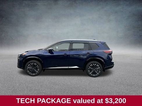 Used 2025 Nissan Rogue Platinum w/ Tech Package image 2