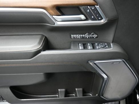 Used 2024 Chevrolet Silverado 1500 High Country w/ High Country Premium Package AWD/4WD image 13