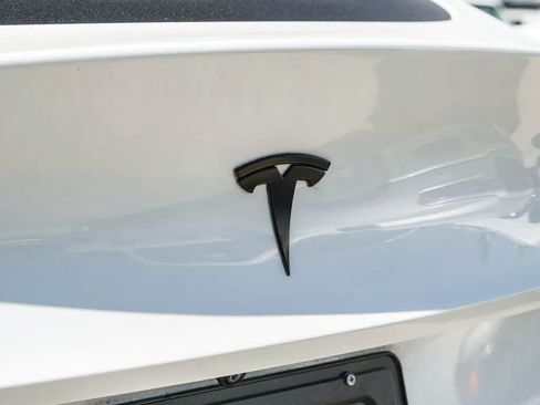 Used 2023 Tesla Model Y Long Range AWD/4WD image 17