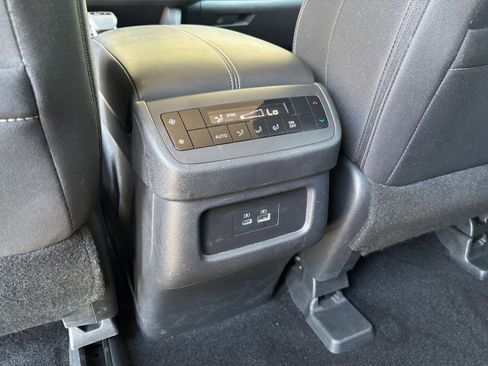 Used 2025 Nissan Pathfinder SV FWD image 24