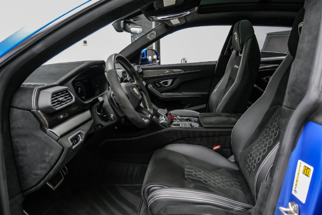 Used 2023 Lamborghini Urus Performante AWD/4WD image 6