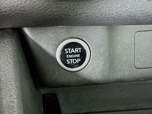 Used 2022 Nissan Rogue SV FWD image 20