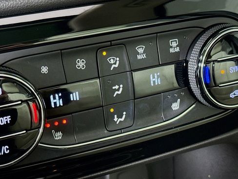 Used 2021 Buick Encore GX Essence w/ Advanced Technology Package image 19