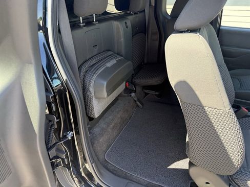 Used 2017 Nissan Frontier SV RWD image 20