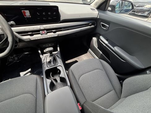Used 2025 Kia K4 FWD image 35