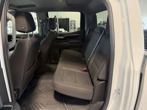 Used 2025 Chevrolet Silverado 1500 LT AWD/4WD image 14