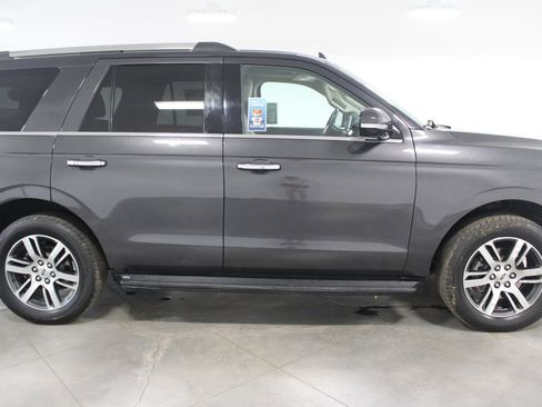 Used 2024 Ford Expedition Limited image 11