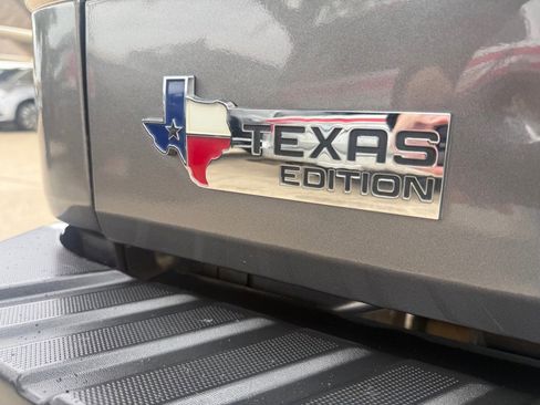 Used 2011 Ford F150 XLT w/ XLT Chrome Pkg AWD/4WD image 13
