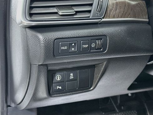 Used 2019 Honda Accord Touring image 10
