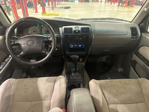 Used 2002 Toyota 4Runner SR5 RWD image 10