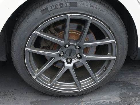 Used 2017 Ford Taurus SHO AWD/4WD image 11