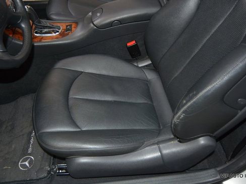 Used 2005 Mercedes-Benz CLK 320 Cabriolet image 21