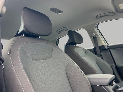 Used 2025 Kia K4 LXS image 17